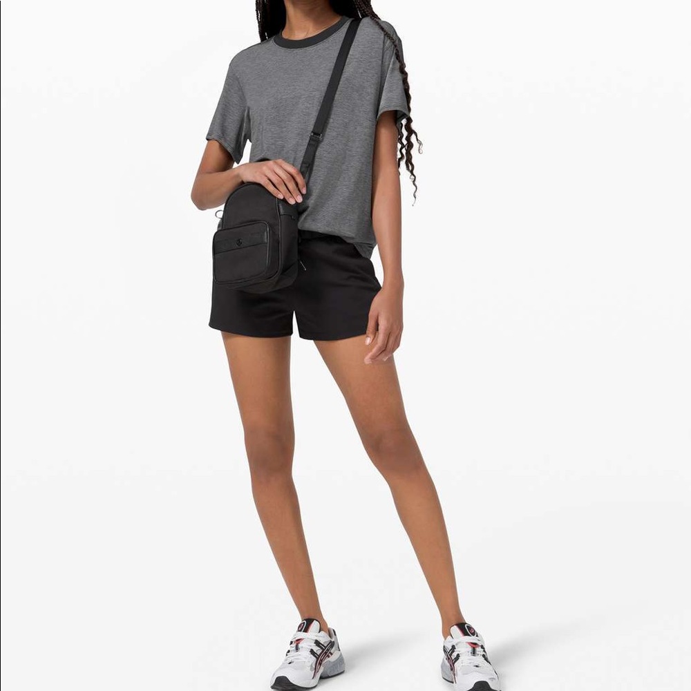 Lululemon All Yours Boyfriend Tee
Micro Stripe Black White small (4/6/8)